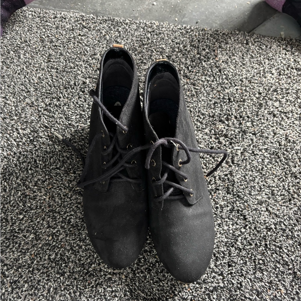 Women’s Black Lace-Up booties